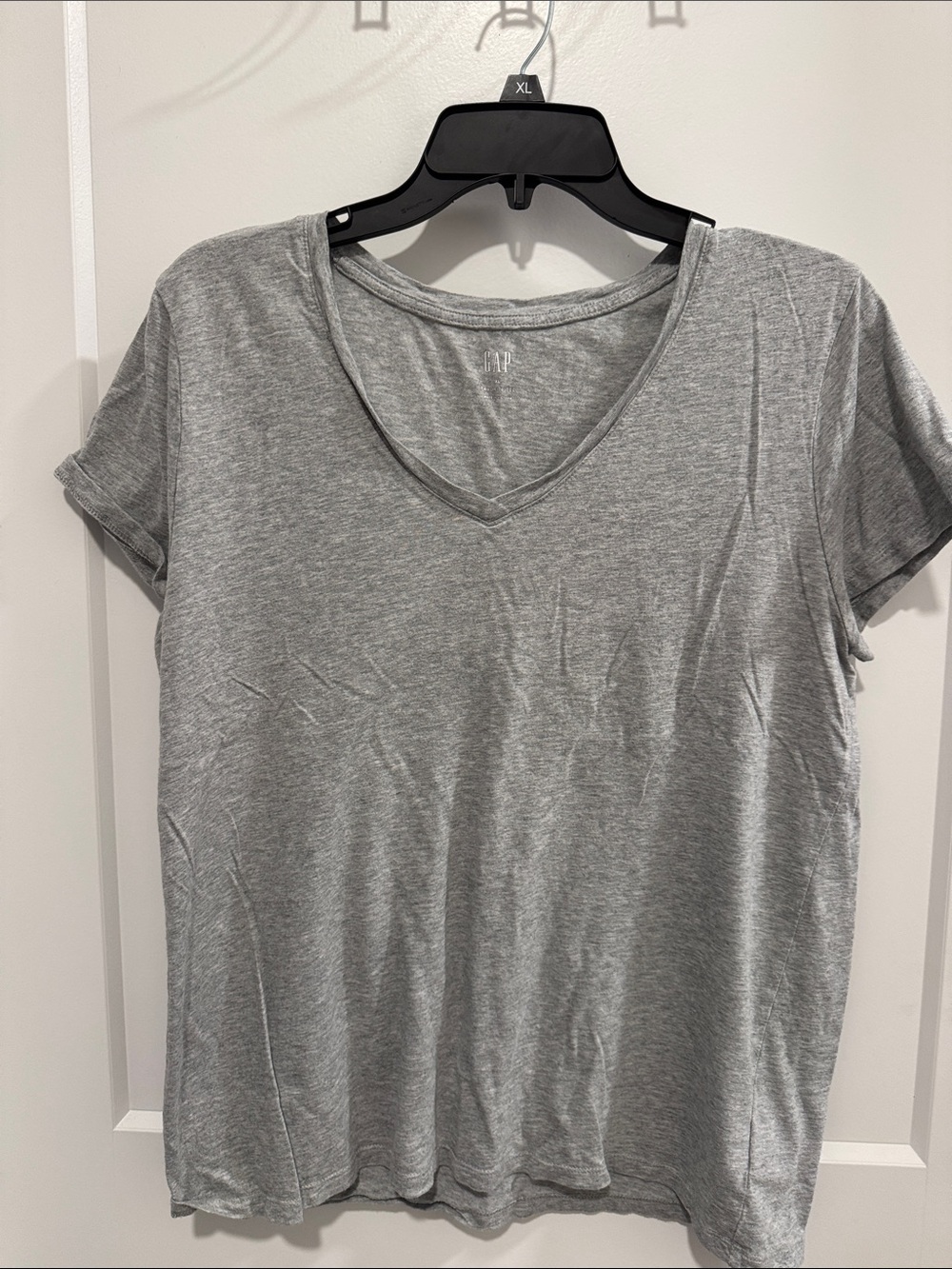 Gap favorite for Basic V-Neck Tee - Gray size Xl